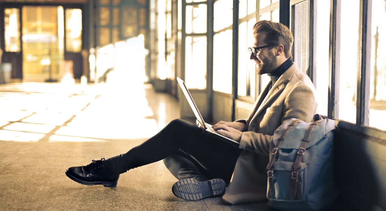 Kostka na mikrofon jako element nowoczesnych wydarzeń