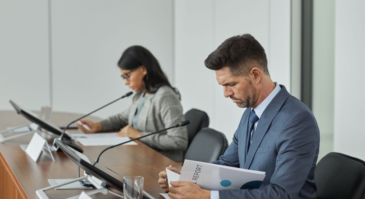 Nagłośnienie sal konferencyjnych – znaczenie jakości dźwięku w komunikacji biznesowej